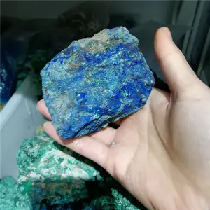 Pedras de cristal de espécie mineral azurita, atacado
