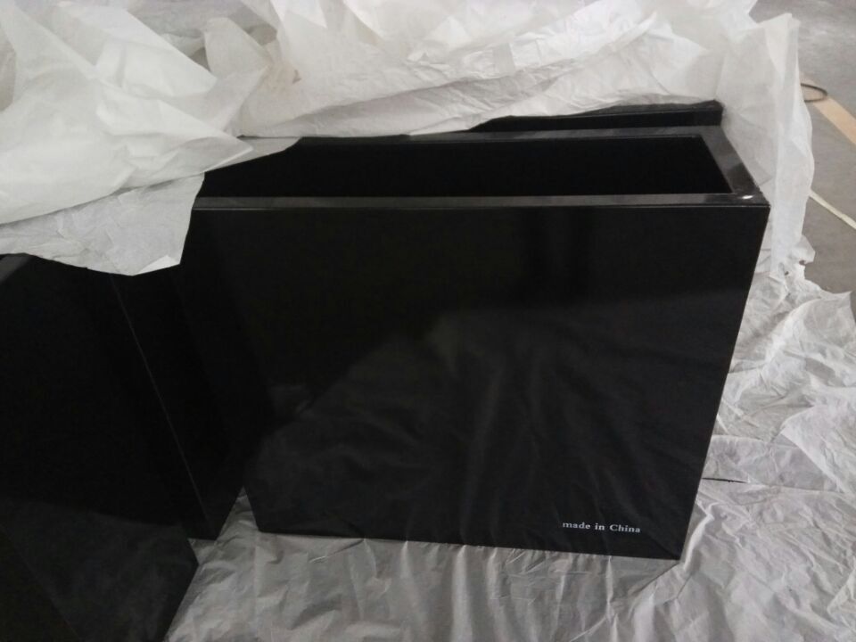 black planter box