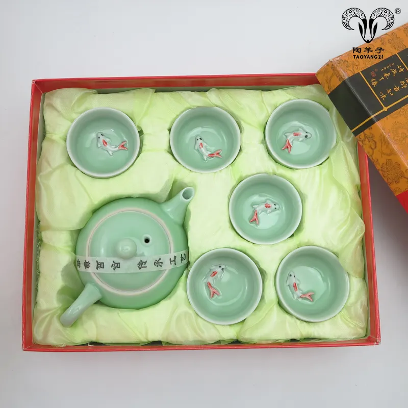 Керамический чайный горшок, чайные чашки в красивой цветной подарочной коробке