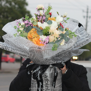 Pellicola Trasparente in PVC con Stampa di Lettere per Bouquet di Fiori Freschi 2018, <span class=keywords><strong>Materiale</strong></span> di <span class=keywords><strong>Imballaggio</strong></span> in Plastica Opaca - Product Image 4