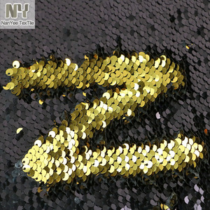 Vải Dệt Kim Nanyee Nàng Tiên Cá Quy Mô Vải Sequin Vàng Đen Có Thể Đảo Ngược - Product Image 5