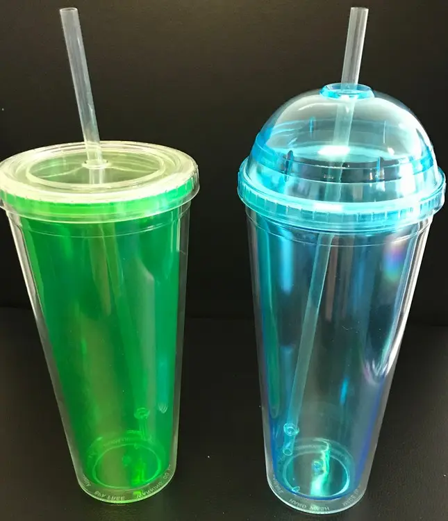 Amerikaanse Modieuze Eerste Rate Hoge Kwaliteit Food Grade Plastic Drinkbekers Met Rietjes En Dome Deksel Bpa Gratis