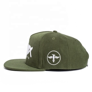 Chapeau Hip Hop <span class=keywords><strong>Oliver</strong></span> Green à 5 panneaux personnalisé à bord plat Casquette Snap Back à broderie 3d personnalisée - Product Image 2