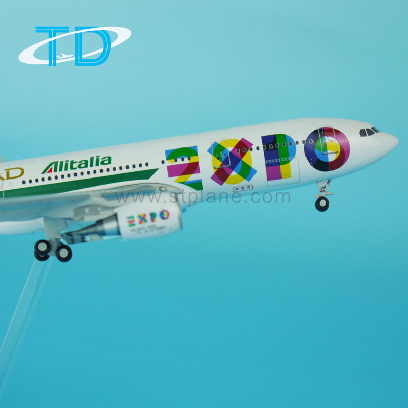 Milan World Expo Alitalia & Etihad A330-200 Model Aircraft