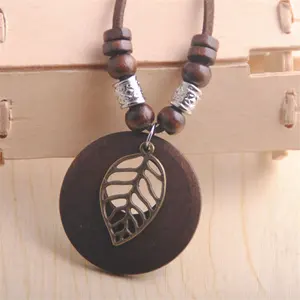 Collier personnalisé à longue chaîne de perles pour femmes, pendentif en bois