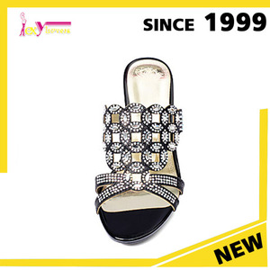 Venta al por mayor de China proveedor Specail plata grueso tacones altos mujeres para mujer de los zapatos zapatillas - Product Image 5