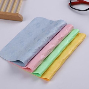 Mavi Pembe Yeşil Sarı Mikrofiber Gözlük Silecekleri Tüm Kabartma Tasarım 14.5x17.5 cm ile Çin tarafından Yapılan BSCI Fabrika - Product Image 3
