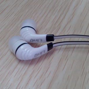 3.5mm jack estéreo de largo plana con conexión de cable rojo auriculares para el ipod, con 32 ohmios de impedancia - Product Image 1