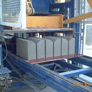 Fabriek directe verkoop! Lage investering betonblokken making machine voor holle blokken/weg stenen met behulp van hydraulische druk