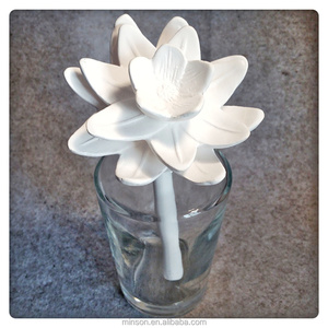<span class=keywords><strong>Diffuser</strong></span> <span class=keywords><strong>Aroma</strong></span> Botol Kaca Bunga Keramik, Penyebar <span class=keywords><strong>Aroma</strong></span> Bunga Keramik