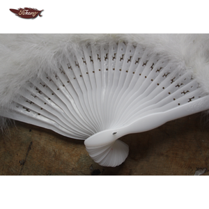 Éventail à main en plumes de dinde marabou blanc grand format 80*45cm pour la décoration de mariage - Product Image 4