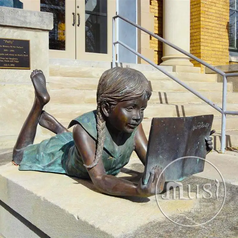 Büyük açık Modern sanat heykel bronz çocuk okuma kitabı heykeli
