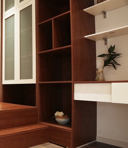 Pratico a buon mercato stabile libreria in legno con porta in vetro e cassetti - Product Image 4