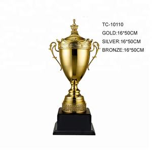 كؤوس وميداليات كبيرة لجوائز كرة القدم الرياضية - Product Image 2