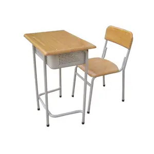 ミニスクールデスクと椅子の家具、余剰の学校の家具、木製の学校の家具