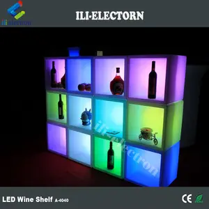 发光的 LED 立方体显示器发光的瓶子展示架