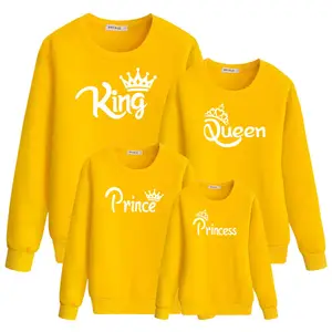 T-shirt king and queen a maniche lunghe con pullover di abbigliamento personalizzato abbinato alla famiglia