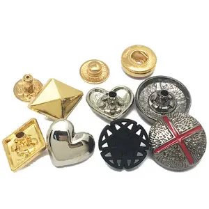 Prismatic Kustom Rhinestone Adjuster Gun Metal Besi Snap Menghapus Emas Jantung Berbentuk Tombol dengan Logo