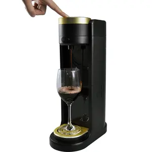 时尚葡萄酒倾析器葡萄酒曝气器，带冷却器杯用于酒吧和俱乐部