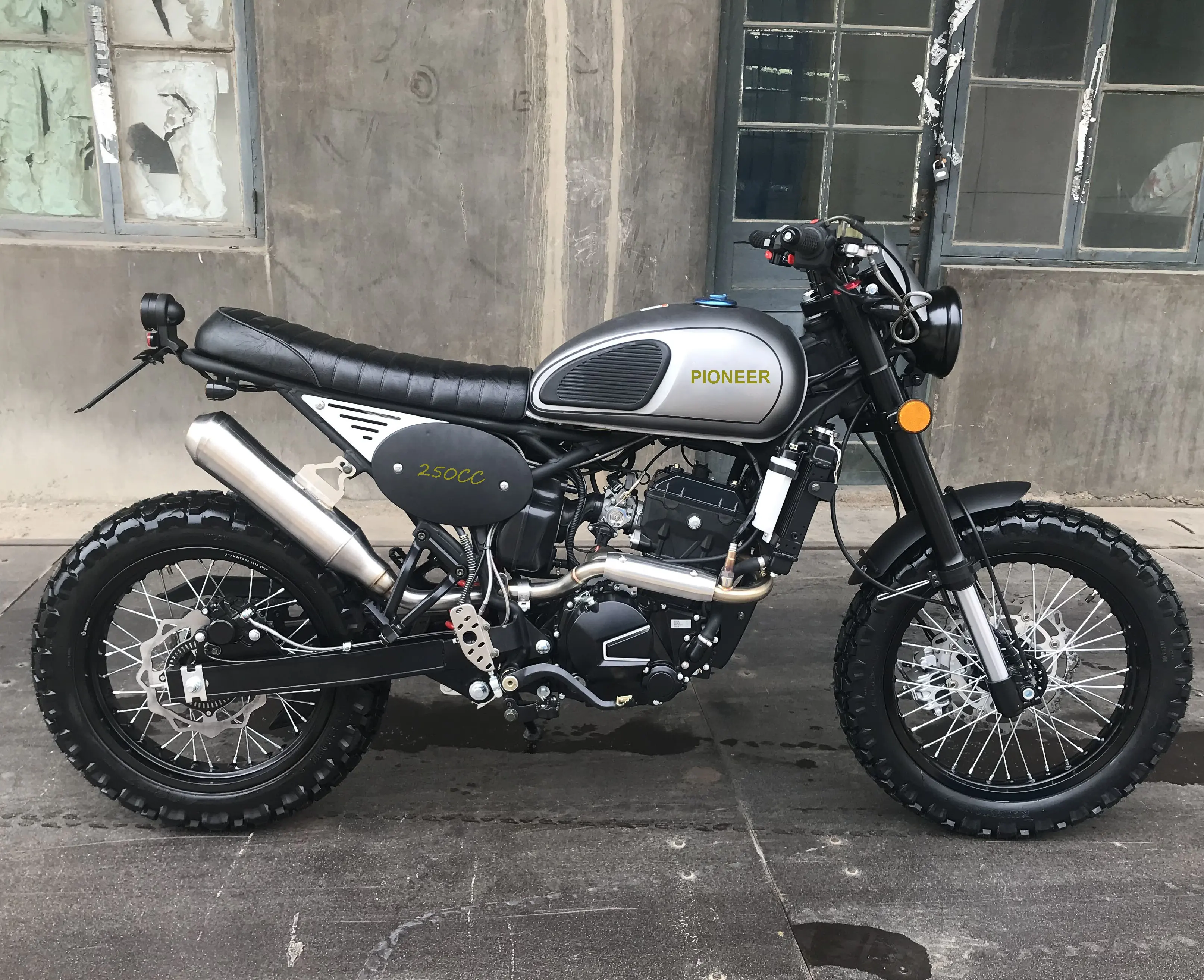 250cc tracker scrambler motorcycle
