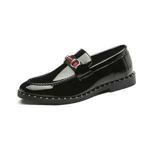 Hochwertige schwarze Farbe Casual Loafers Style Anti-Rutsch-weiche Sohle Formale Lederschuhe Herren