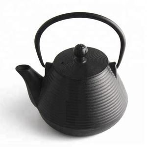Théière japonaise en fonte noire avec <span class=keywords><strong>filtre</strong></span> à thé, pot classique noir et tasse à thé avec soucoupe - Product Image 2