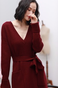 <span class=keywords><strong>Di</strong></span> <span class=keywords><strong>lana</strong></span> lavorato a maglia <span class=keywords><strong>di</strong></span> alta qualità 100% cachemire Con Scollo A V con cintura in vita e non patch tasche donne maglione lungo vestito per l'inverno - Product Image 2