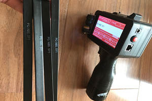 2024新型便捷手持式喷墨打印机，用于板，纸箱，石材，管道，电缆，金属，塑料编码打印 - Product Image 3