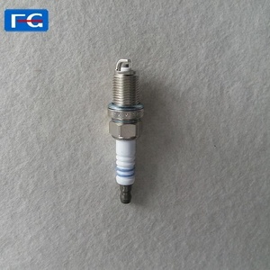 Bougie d'allumage automatique de pièces de <span class=keywords><strong>voiture</strong></span> de France FR7DC + 8 YR78X bougie d'allumage automatique pour des pièces de bougie d'allumage de moteur de <span class=keywords><strong>voiture</strong></span> - Product Image 1