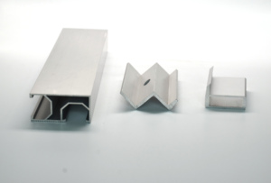 Rail de montage solaire en aluminium anodisé 4200 4350mm pour système solaire de toit - Product Image 4