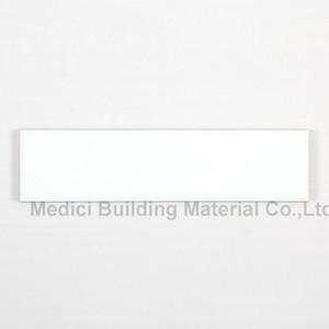 Entrepôt Foshan 75*300mm Blanc Brillant Ondulé Métro <span class=keywords><strong>Carrelage</strong></span> Mural en Céramique pour Salle de Bain et Cuisine Sol Intérieur <span class=keywords><strong>Style</strong></span> Design Moderne - Product Image 1