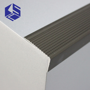 Bronze en aluminium nez de <span class=keywords><strong>marche</strong></span> d'<span class=keywords><strong>escalier</strong></span> bord <span class=keywords><strong>protection</strong></span> pour maison - Product Image 1