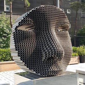 Moderna Scultura Astratta in Acciaio Inox a Forma di Viso Umano per Esterni, Statua Contemporanea in Metallo per Giardini, Parchi e Piazze - Product Image 3
