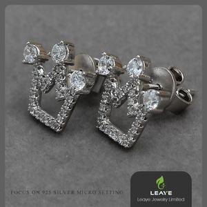 Venta al por mayor 925 de Plata de ley Pendientes de <span class=keywords><strong>Las</strong></span> Mujeres de <span class=keywords><strong>Las</strong></span> Señoras de La Corona Del Perno Prisionero - Product Image 1