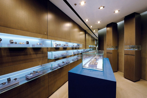 การออกแบบตกแต่งภายใน<span class=keywords><strong>ร้าน</strong></span><span class=keywords><strong>นาฬิกา</strong></span>หรูหราด้วยพื้นผิวไม้แนวตั้งที่สวยงามสำหรับโชว์รูมขายปลีก - Product Image 2