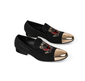 NA190-<span class=keywords><strong>mocasines</strong></span> de Metal hechos a mano con cristales negros para hombre, <span class=keywords><strong>mocasines</strong></span> cómodos con fondo, zapatos de marca de lujo a la moda para el estrés - Product Image 2