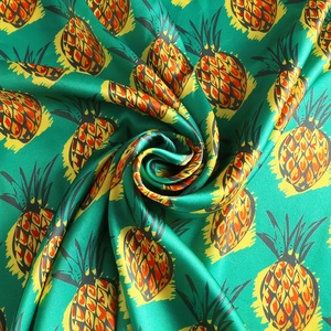 Mềm Cảm Ứng Kỹ Thuật Số In Satin Vải 55% <span class=keywords><strong>Viscose</strong></span> 45% Rayon 100% <span class=keywords><strong>Viscose</strong></span> Chất Liệu Cho Cô Gái Quần Áo Ngủ Đồ Ngủ Lót Đồng Bằng - Product Image 3