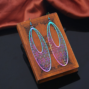 Color hueco hoja simétrica pendientes Dazzle Acero inoxidable hoja cuelga los pendientes - Product Image 3