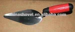 Herramientas de construcción, albañilería y paleta de enlucido con mango