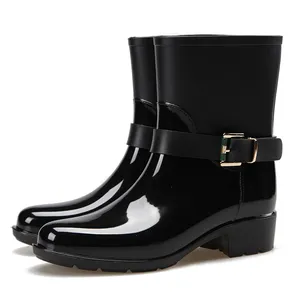 Hanz clásico negro de alta calidad de moda Venta caliente impermeable de PVC de tobillo para las mujeres Botas de lluvia para la venta al por mayor señoras zapatos de agua zapatos