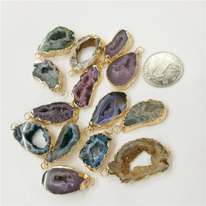 Pendentif en agate drusy avec bélière plaquée or de différentes couleurs, double bélière, connecteur en géode d'agate, charme - Product Image 2