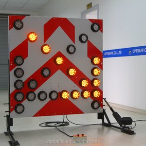 لوحة إشارات تحذيرية بسهم LED للتحكم المروري من النوع الإماراتي الأوروبي لعام 2016، لوحة سهمية توجيهية مستخدمة على الشاحنات - Product Image 3