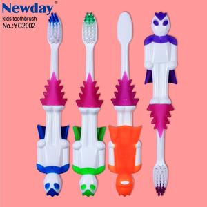 Cepillo de dientes para niños con mango en forma de <span class=keywords><strong>Superman</strong></span> de dibujos animados para bebés y niños Cerdas Súper suaves OEM aceptable - Product Image 3