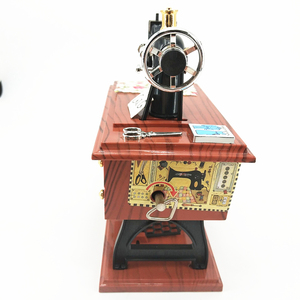 Caja Musical Decorativa <span class=keywords><strong>de</strong></span> Plástico con Diseño <span class=keywords><strong>de</strong></span> Máquina <span class=keywords><strong>de</strong></span> Coser <span class=keywords><strong>Vintage</strong></span> - Product Image 2
