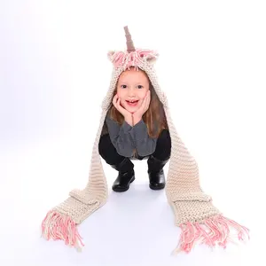 Nuovo Stile 3-10 Età Con La Sciarpa Dello Scialle Della Nappa Cappelli Acrilico di Inverno Dei Capretti Crochet Del Knit Unicorn Cappuccio Cappello con guanti