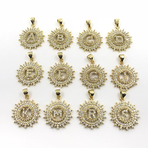 2025 Nueva joyería de moda dijes chapados en oro collar con colgante de letra del alfabeto pavimentado de circón transparente - Product Image 2