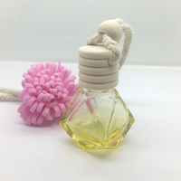 Mini Bouteilles de Parfum Claires en Forme de Diamant Suspendues pour Diffuseur Désodorisant de Voiture Avec Cordons Colorés