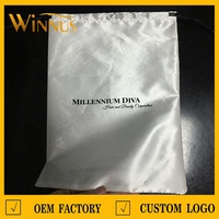 Pochette de rangement pour extensions de cheveux naturels avec logo personnalisé, sacs d'emballage pour perruques, sacs à cordon en satin de soie noir pour mèches de cheveux