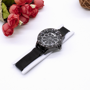 Vendita calda quadrante girevole <span class=keywords><strong>orologi</strong></span> da donna <span class=keywords><strong>di</strong></span> lusso strass Top Lady orologio <span class=keywords><strong>orologi</strong></span> <span class=keywords><strong>per</strong></span> le <span class=keywords><strong>donne</strong></span> cinturino magnetico ruota la superficie - Product Image 5