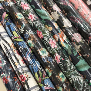 China Supplier's 100% Poly <strong>Chiffon</strong> <strong>Printed</strong> Fabric Plain Style 100% <strong>Viscose</strong> Stock Lot for Girls - Product Image 6